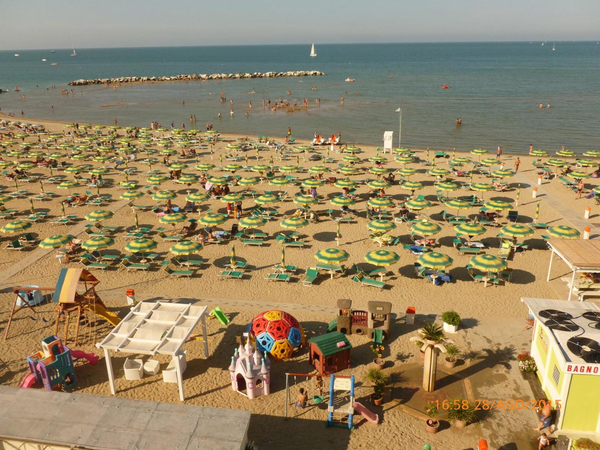 Hotel Iones Rimini Esterno foto