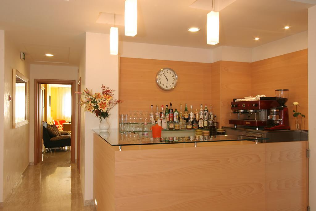 Hotel Iones Rimini Esterno foto
