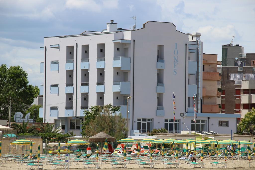 Hotel Iones Rimini Esterno foto