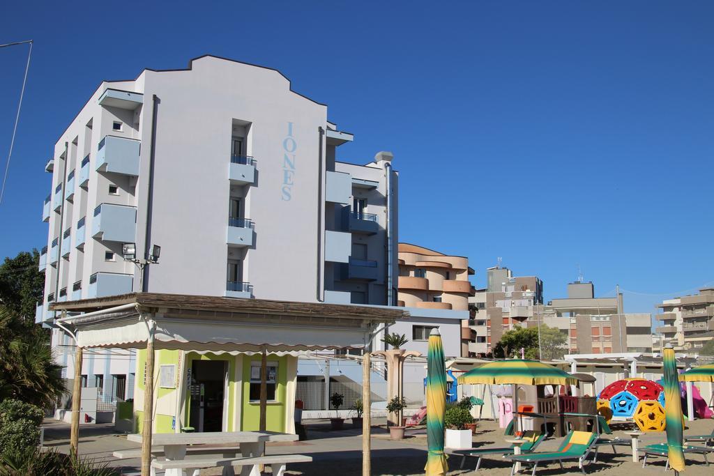 Hotel Iones Rimini Esterno foto