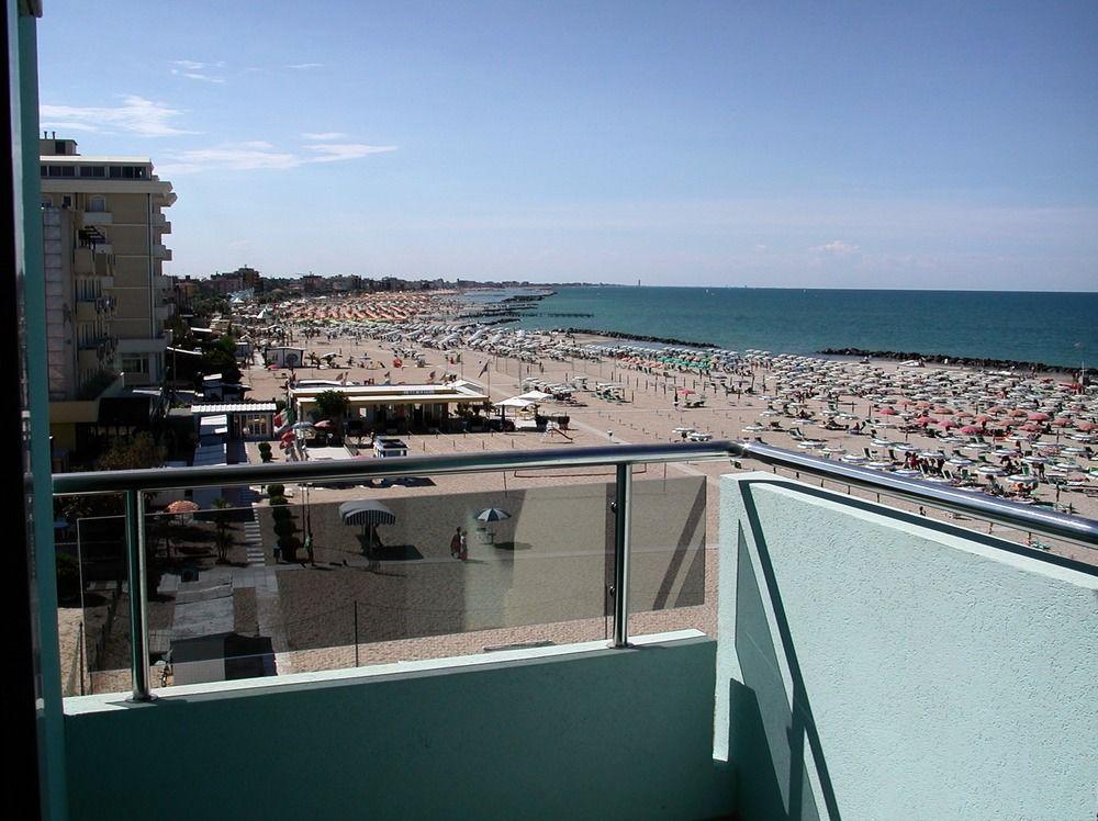 Hotel Iones Rimini Esterno foto