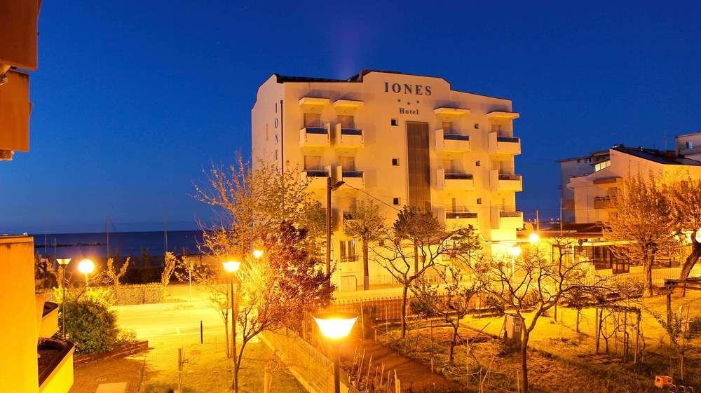 Hotel Iones Rimini Esterno foto