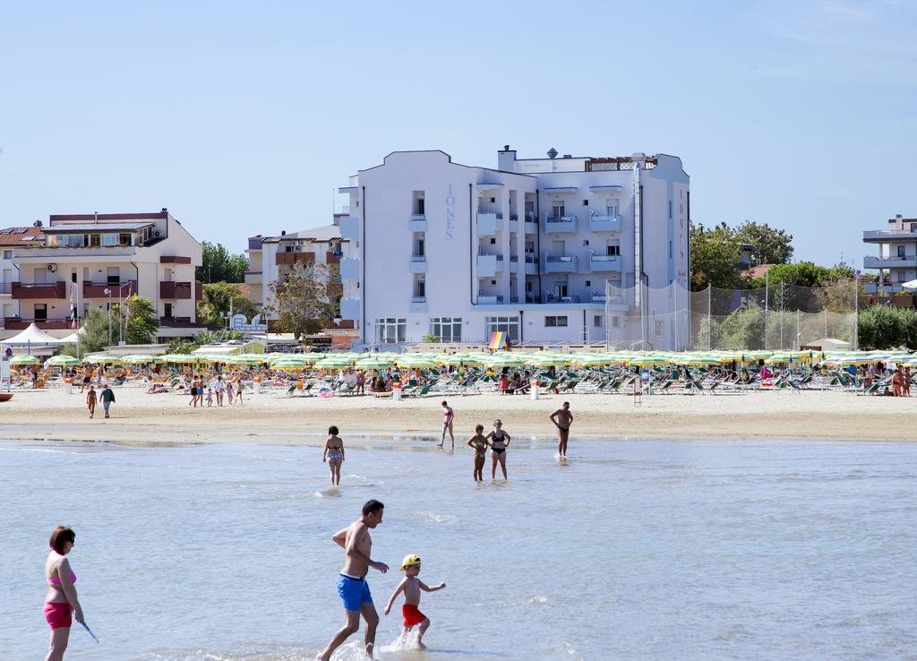 Hotel Iones Rimini Esterno foto